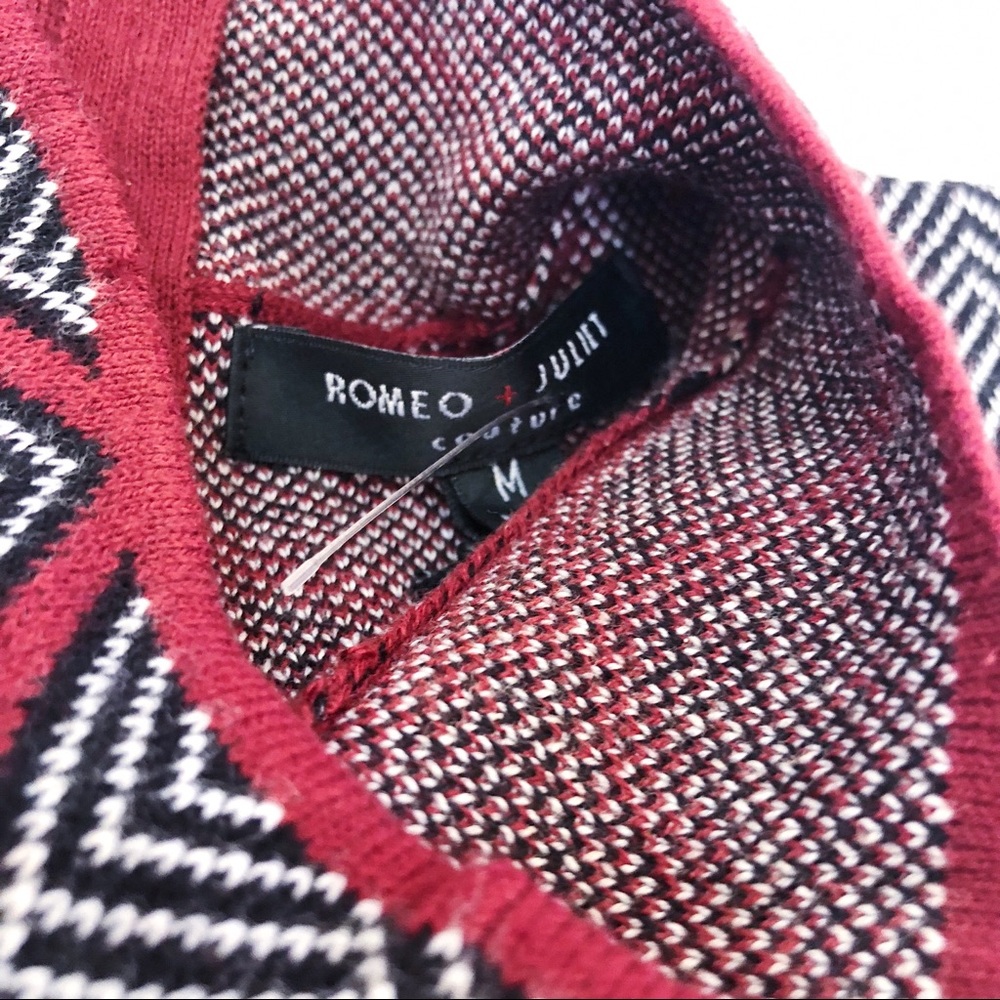 Romeo + Juliet Couture Sleeveless Sweater Dress - Picture 7 of 8